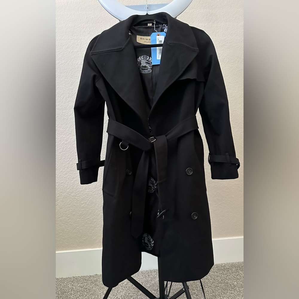 Burberry coat size 160/70 34 perfect condition color black - Picture 5 of 5